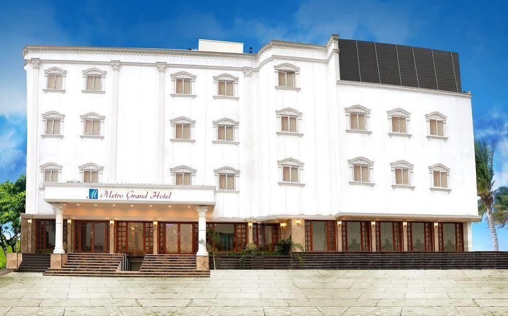 Metro Grand Hotel Madrás Exterior foto